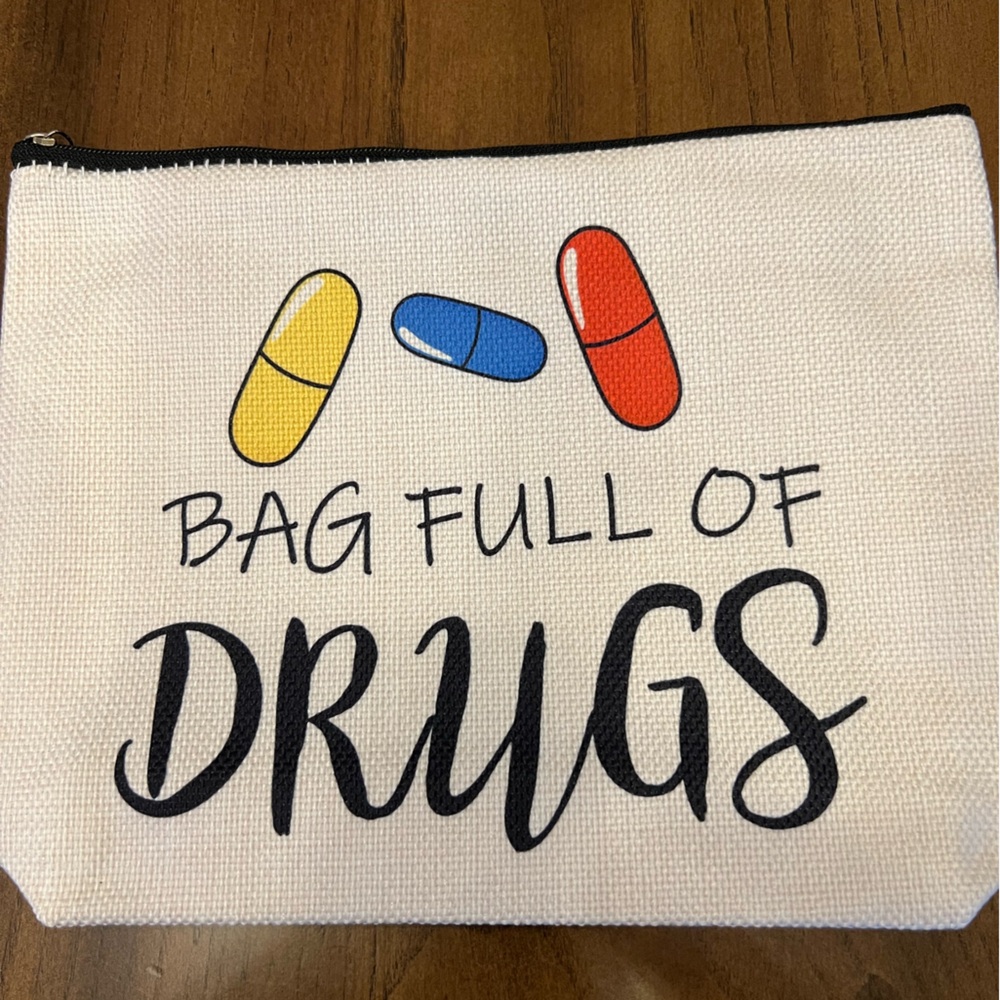 NWOT. CUTE 🥰 COSMETIC BAG OR FOR YOUR DRUGS 💊💊💊